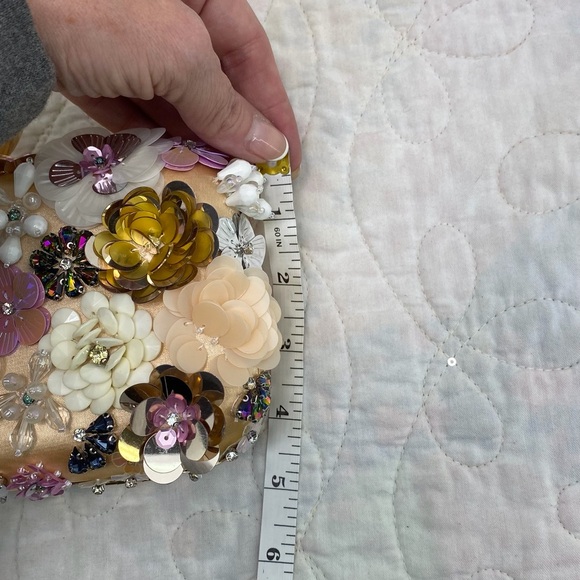 Floral Beaded Embellished Cream and Pink Clutch with Gold handle and chain. - Picture 14 of 16